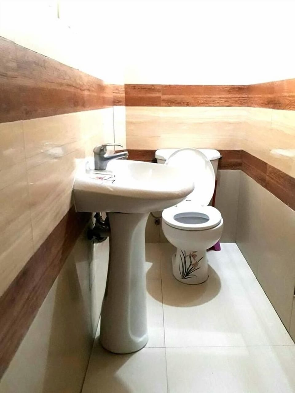 Family Room (good for 8) | Bathroom | Shower, free toiletries, hair dryer (on request), towels