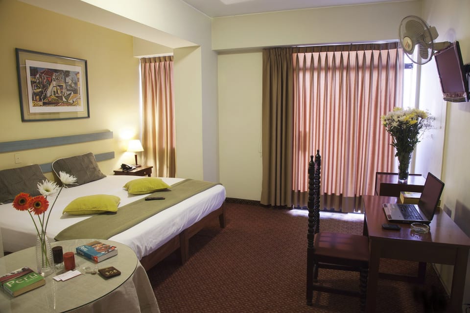 Select Comfort beds, in-room safe, desk, WiFi (free)