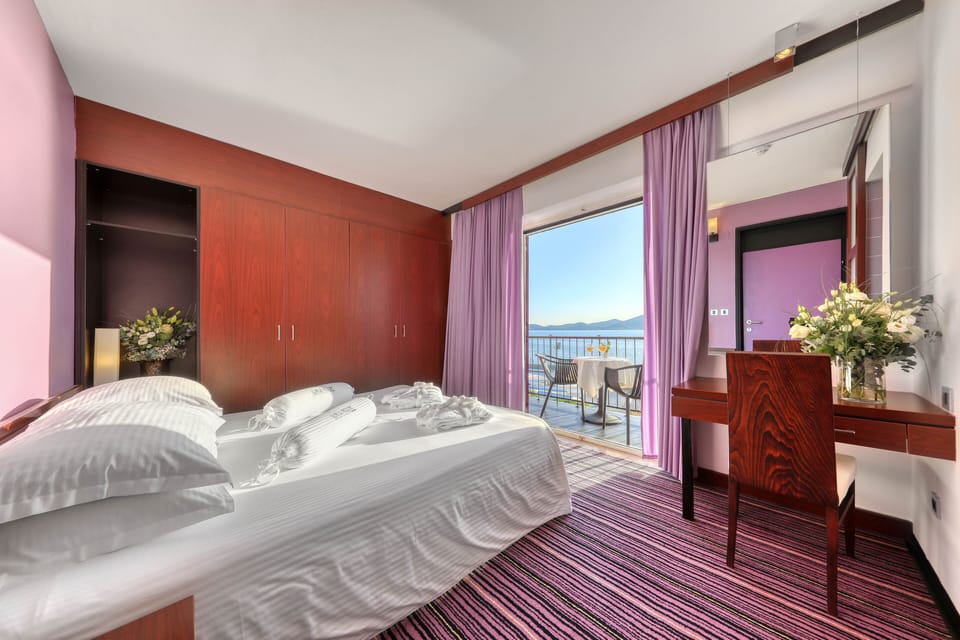 Basic Suite, Balcony (Sea View) | Hypo-allergenic bedding, minibar, in-room safe, desk