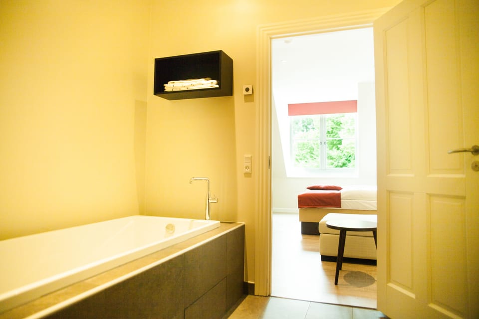 Superior Double Room, Accessible, Bathtub | Deep soaking bathtub