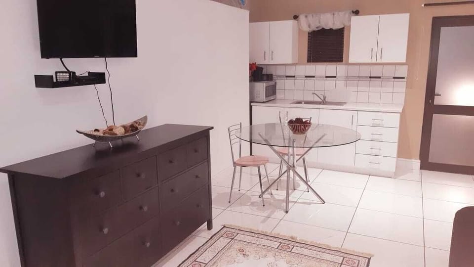 Double Room | Private kitchen | Fridge, microwave, stovetop, electric kettle