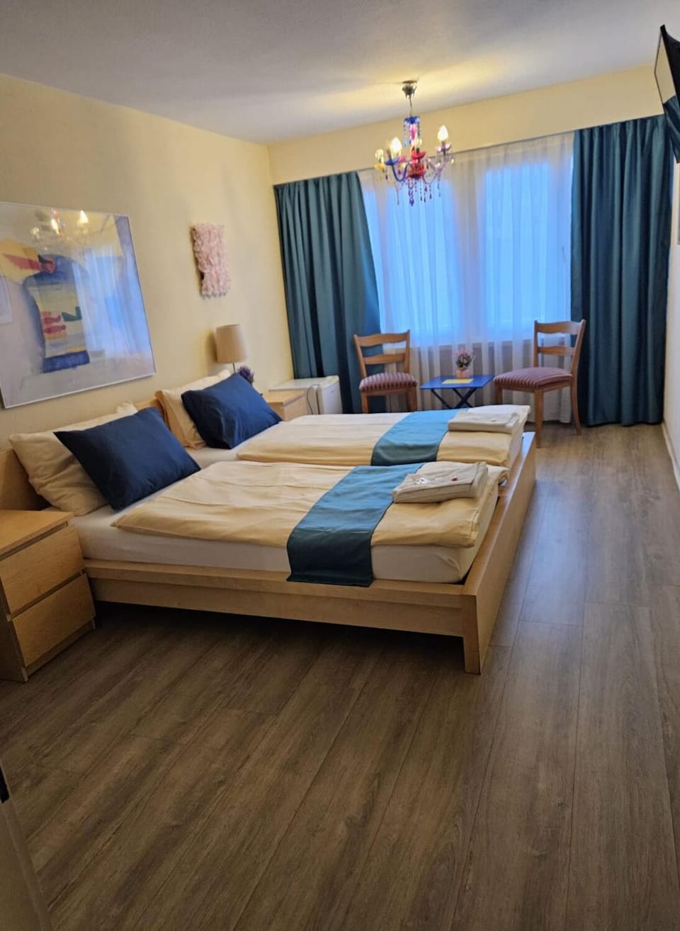 Double Room | Desk, iron/ironing board, free WiFi, bed sheets
