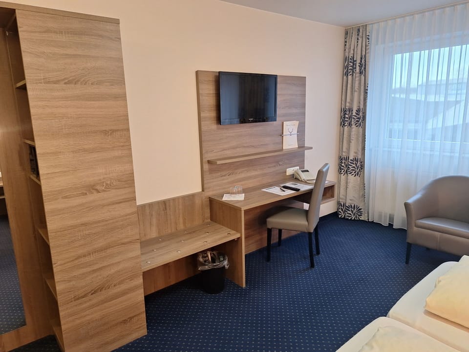 Exclusive Double Room, Non Smoking | Hypo-allergenic bedding, in-room safe, individually decorated