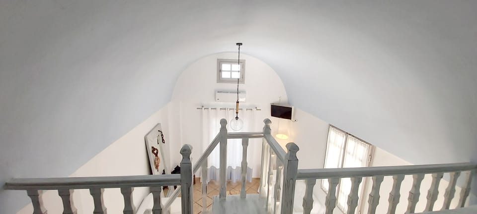 Traditional Dome with Sea view | In-room safe, iron/ironing board, free WiFi, bed sheets