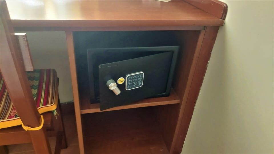 Standard Single Room | Minibar, in-room safe, desk, WiFi (free)