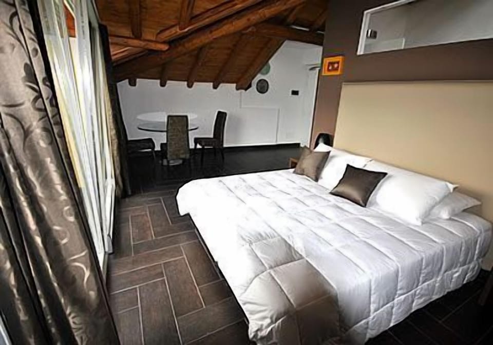 Superior Double or Twin Room, Mountain View (for 1 or 2 pax) | In-room safe, blackout drapes, soundproofing, free WiFi