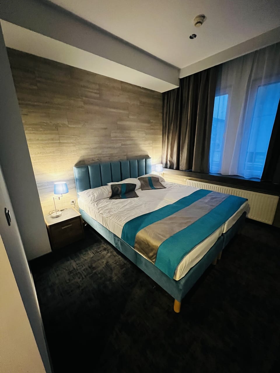 Superior Double Room | Desk, iron/ironing board, WiFi (free), bed sheets