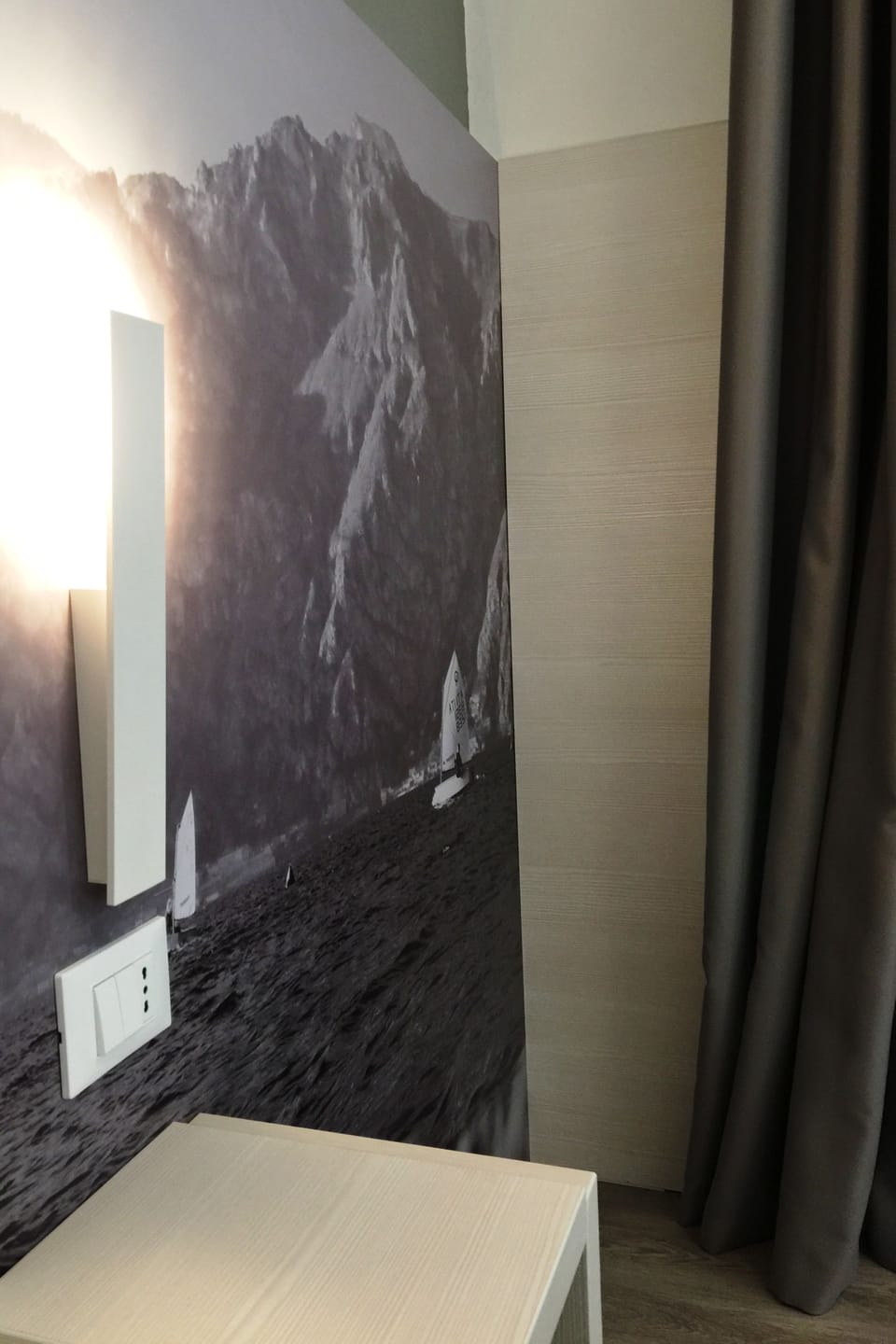 Design Single Room | In-room safe, desk, soundproofing, free WiFi