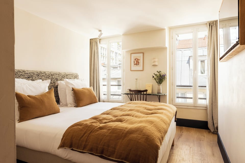 Double Room | Premium bedding, soundproofing, free WiFi