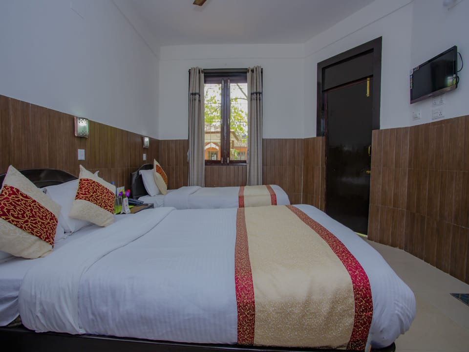 Deluxe Double or Twin Room | Premium bedding, individually decorated, individually furnished, desk