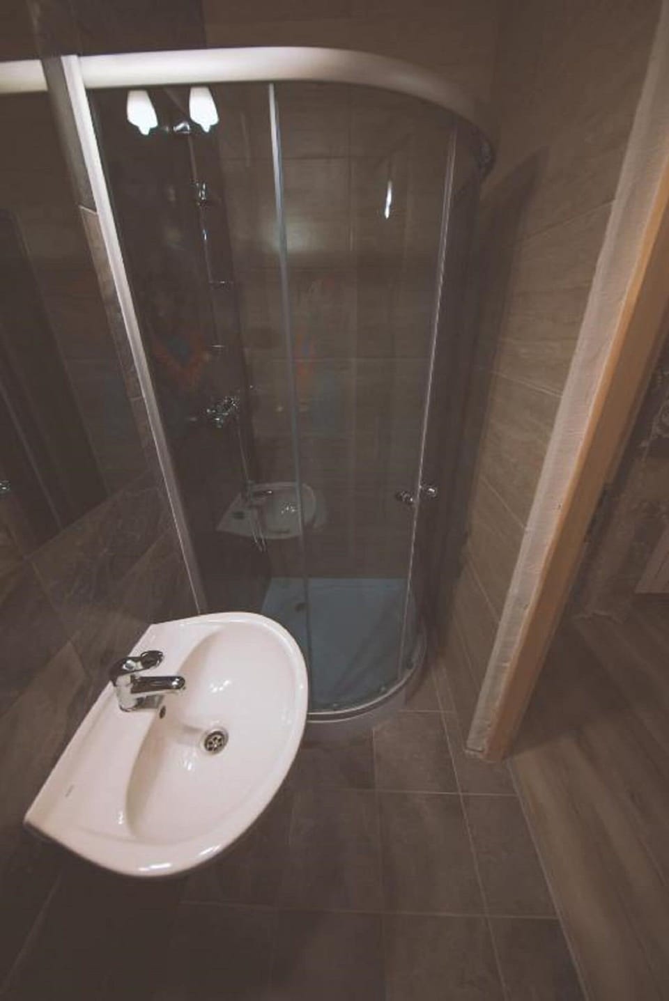 Double Room | Bathroom | Shower, towels, toilet paper