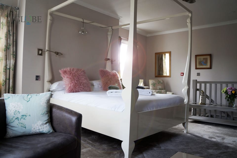 Suite | Premium bedding, individually decorated, individually furnished