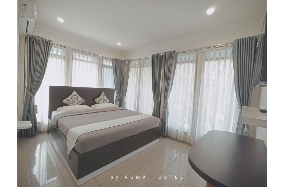 Deluxe Double Room | Free WiFi, bed sheets