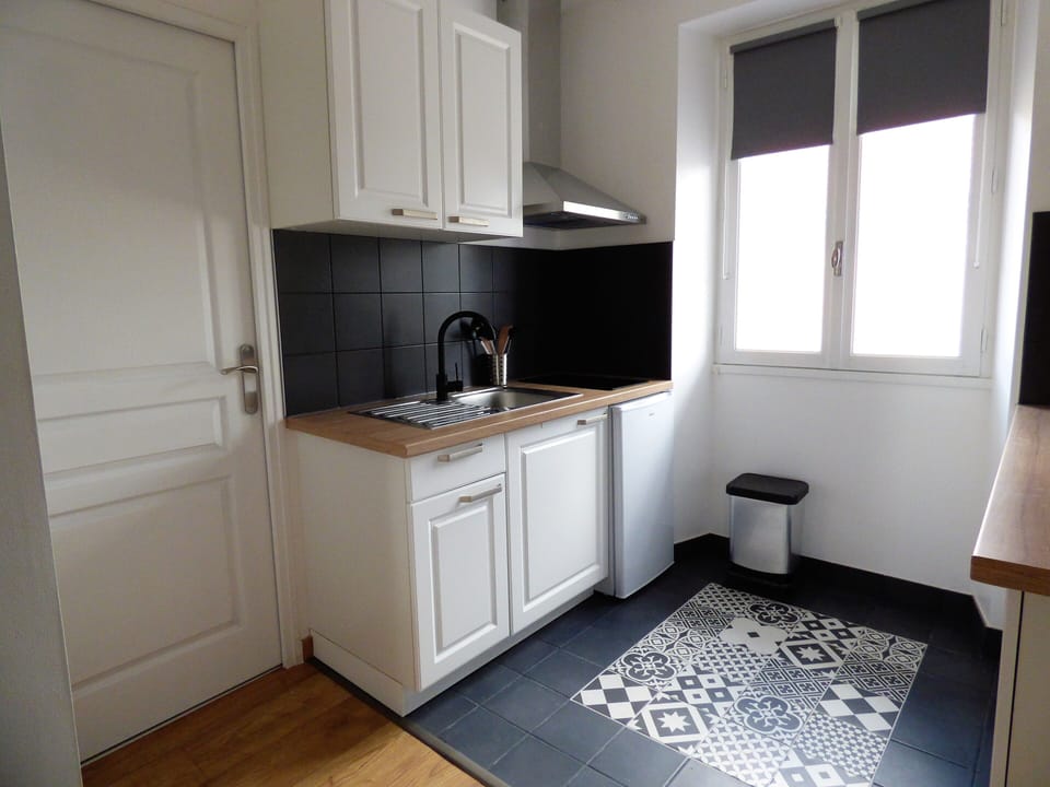 Shared fridge, microwave, coffee/tea maker, electric kettle