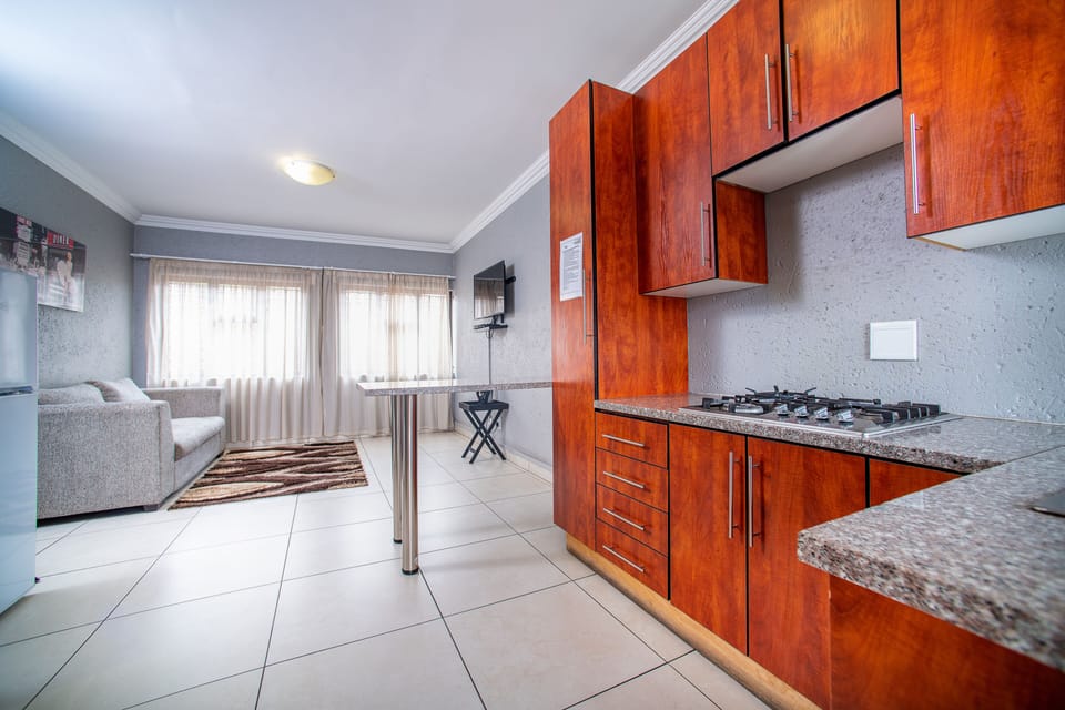 Standard Apartment, 1 Bedroom | Desk, laptop workspace, WiFi (free)