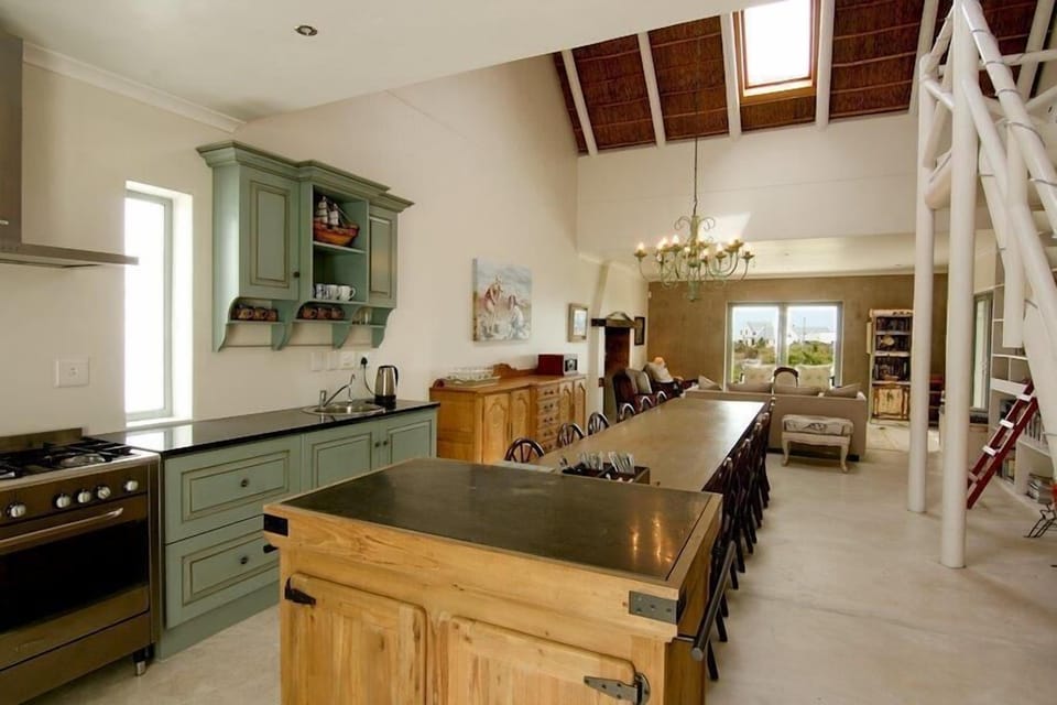 Standard House, 5 Bedrooms | Interior