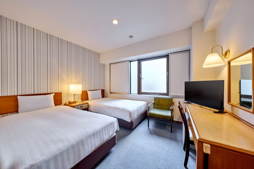Twin Room, Non Smoking | Desk, free WiFi, bed sheets