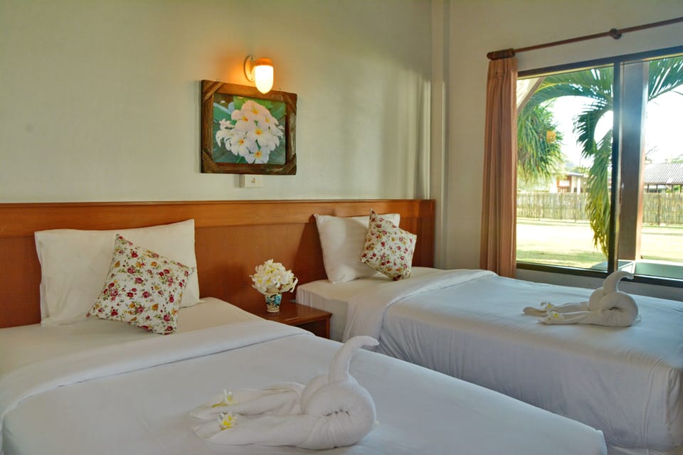 Bungalow | Blackout drapes, free WiFi, bed sheets