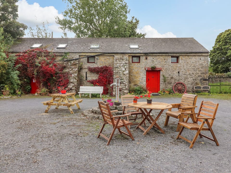 Cottage | Property grounds