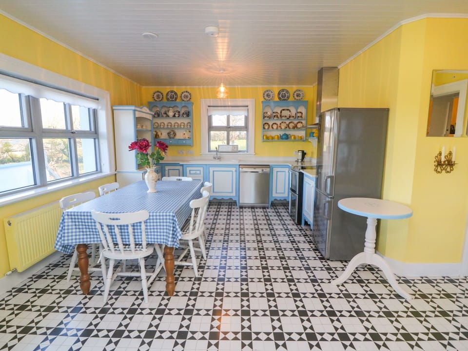 Cottage | Interior