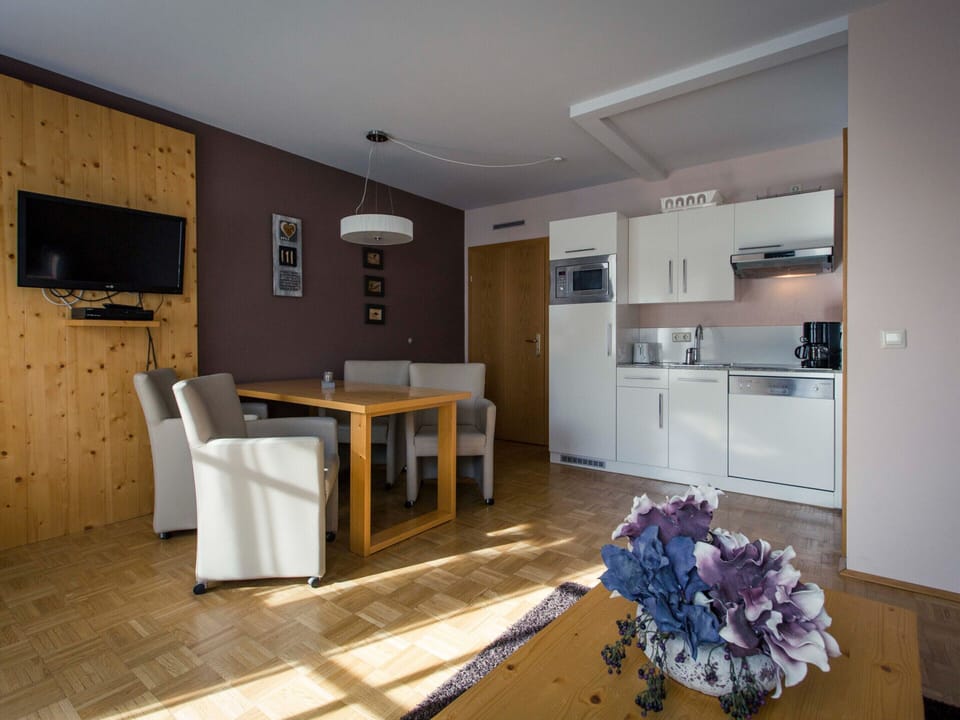 Apartment | Private kitchen | Cookware/dishes/utensils
