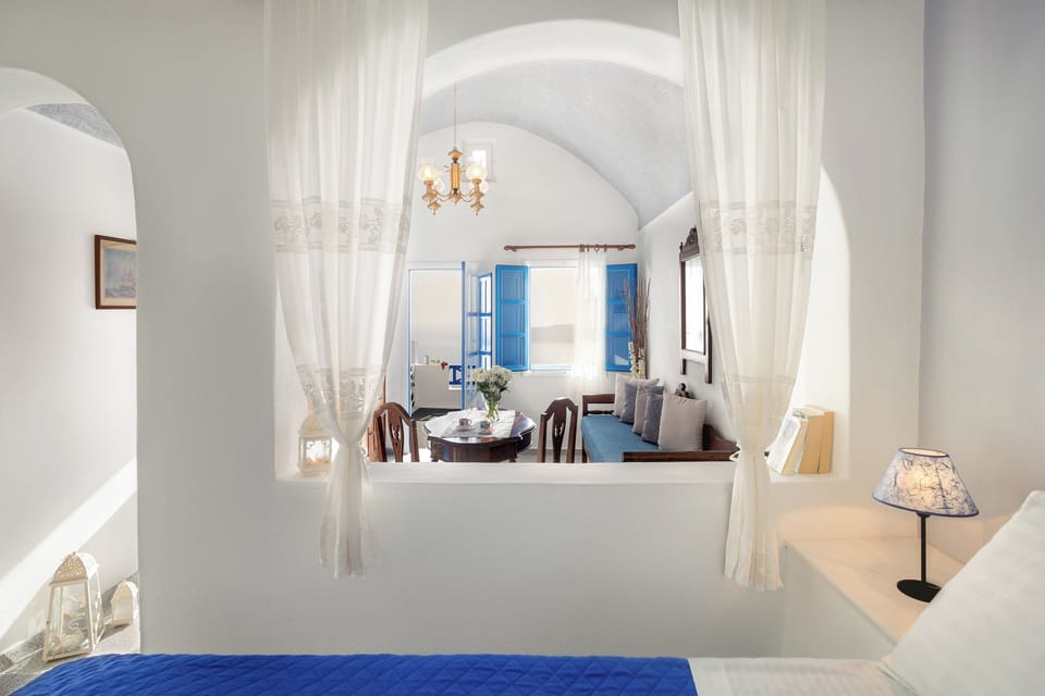 Superior with Outdoor Jetted Tube and Caldera View | Premium bedding, in-room safe, soundproofing, iron/ironing board