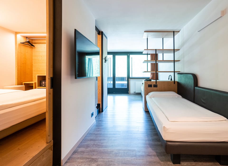 Standard Apartment (5 pax) | In-room safe, desk, free WiFi, bed sheets