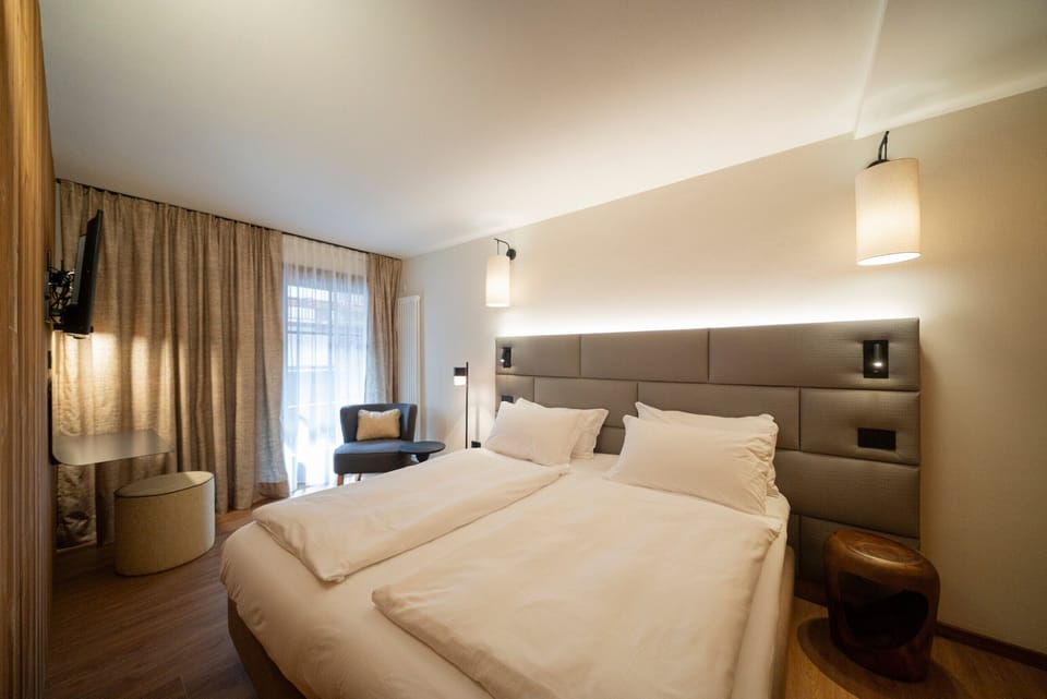 Minibar, in-room safe, free WiFi, bed sheets