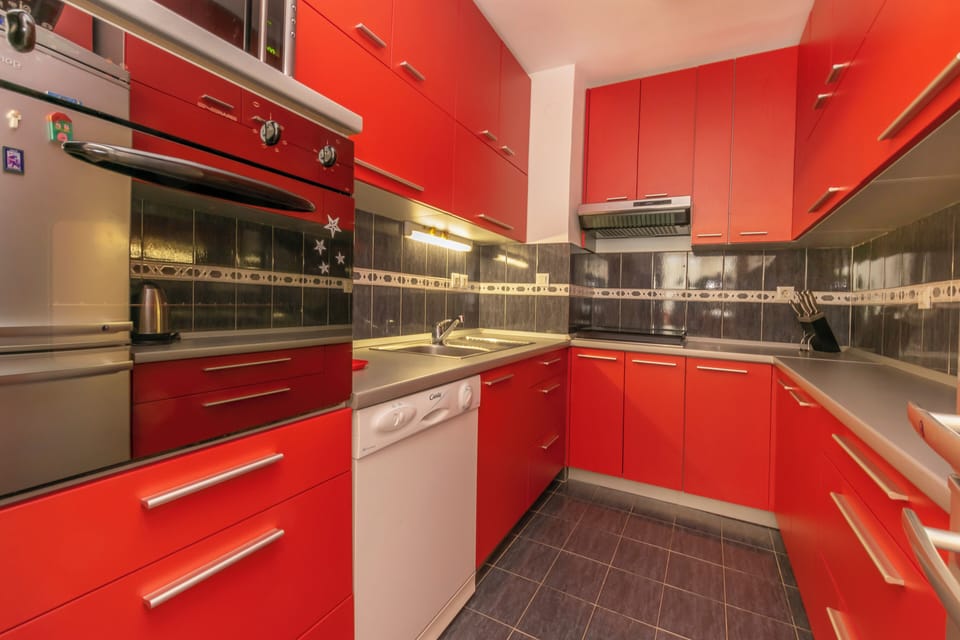 Apartment (A1) | Private kitchen | Full-size fridge, microwave, oven, mixer