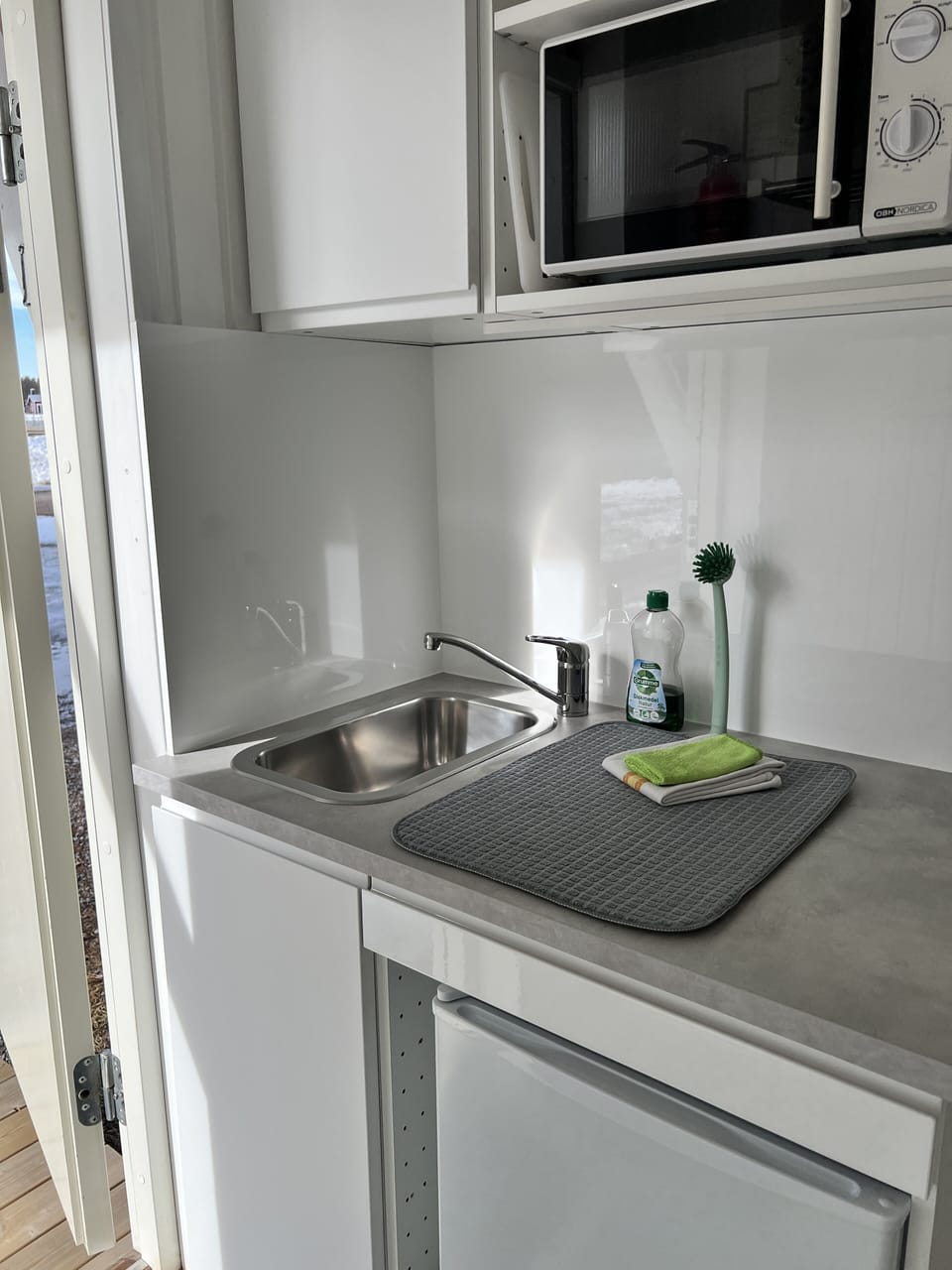 Twin Room, Private Bathroom | Living area
