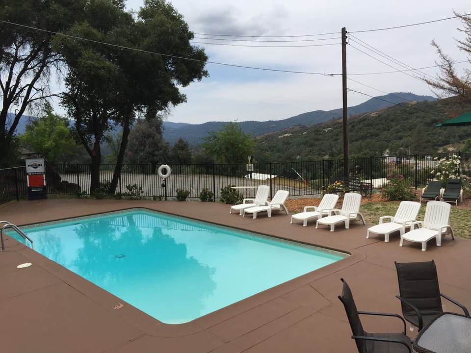 Seasonal outdoor pool