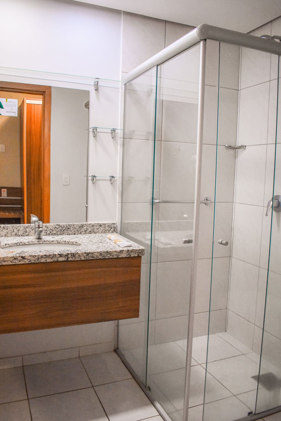 Deluxe Room | Hypo-allergenic bedding, minibar, blackout drapes, free WiFi