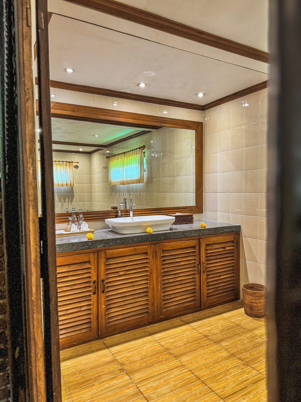 Joglo Room | Bathroom | Combined shower/tub, slippers, bidet, towels
