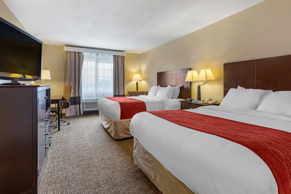 Standard Room, 2 Queen Beds, Non Smoking | In-room safe, desk, iron/ironing board, WiFi (free)