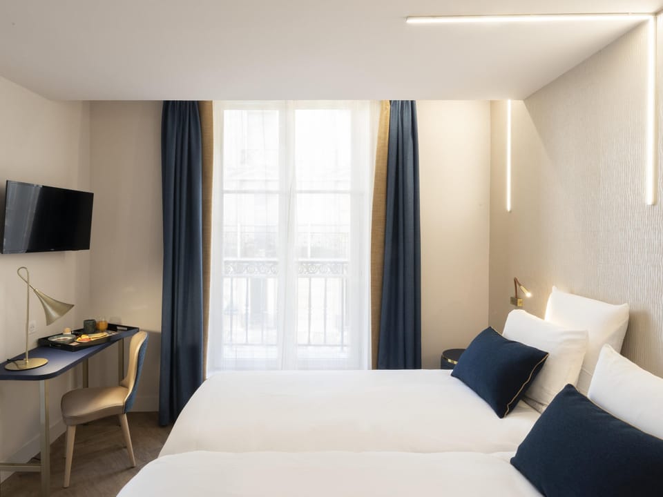 Superior Room, 2 Twin Beds | Hypo-allergenic bedding, minibar, in-room safe, desk