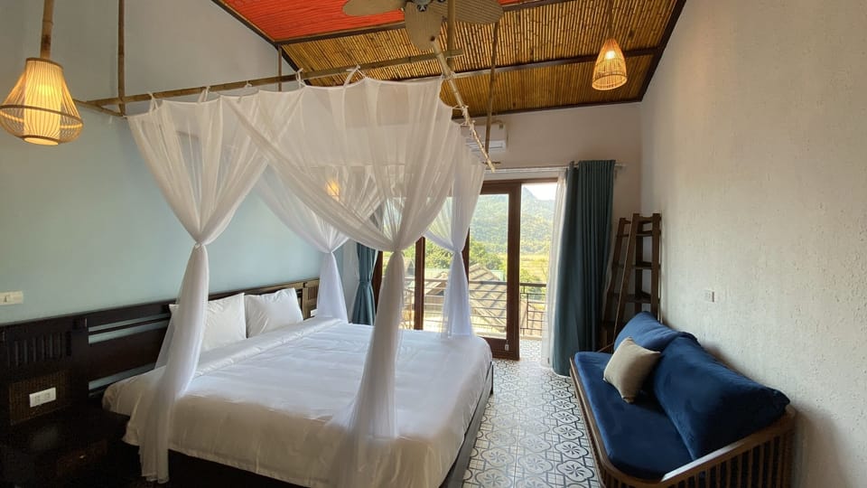 Deluxe Rustic Double Room | Desk, laptop workspace, blackout drapes, WiFi (free)