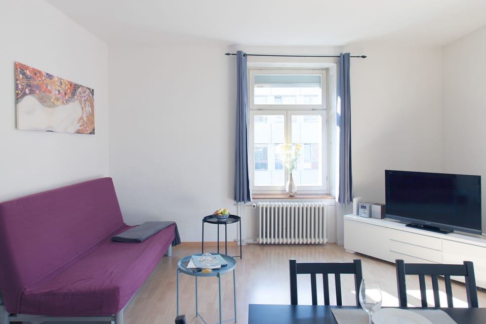 Apartment, 2 Bedrooms, Kitchen, Lakeside | Living room | TV