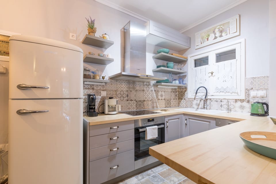 Apartment, 1 Bedroom | Private kitchen | Fridge, oven, stovetop, dishwasher