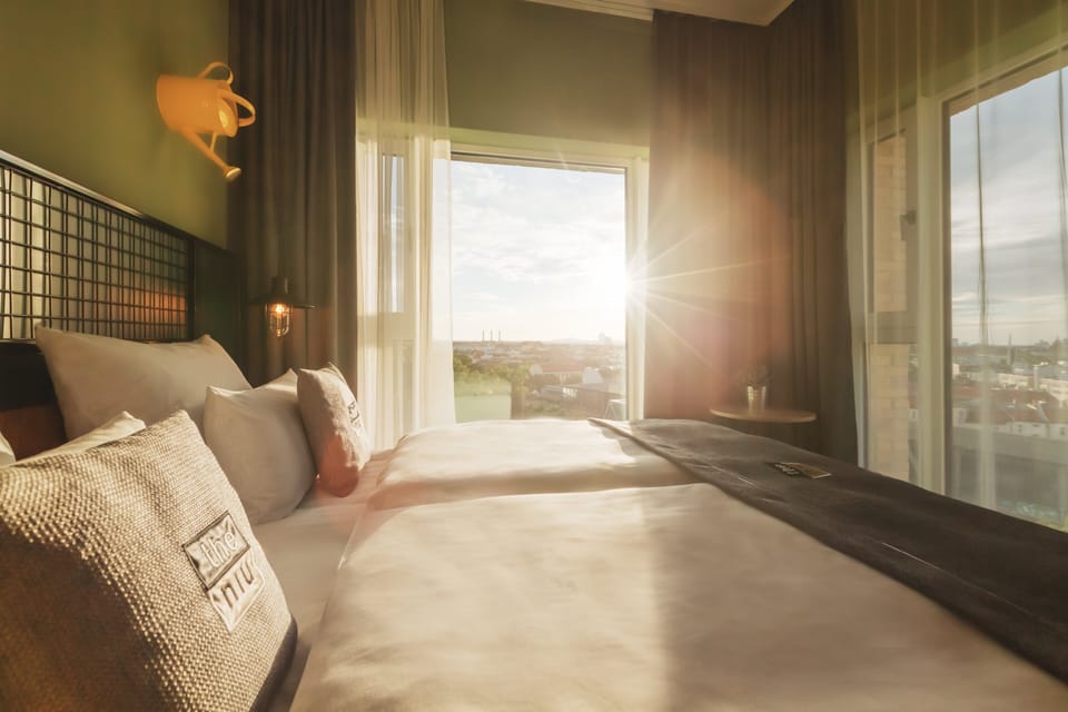 Hypo-allergenic bedding available, in-room safe, desk, laptop workspace
