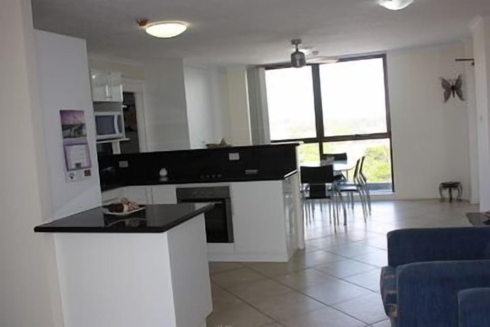 Superior Apartment, 2 Bedrooms, Ocean View, Sea Facing | Living area | Flat-screen TV, table tennis