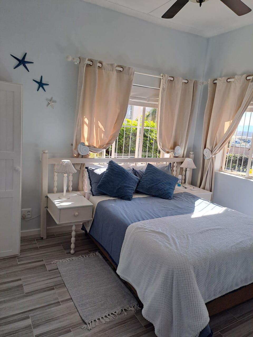 A1 Bay View  | Individually decorated, individually furnished, free WiFi, bed sheets