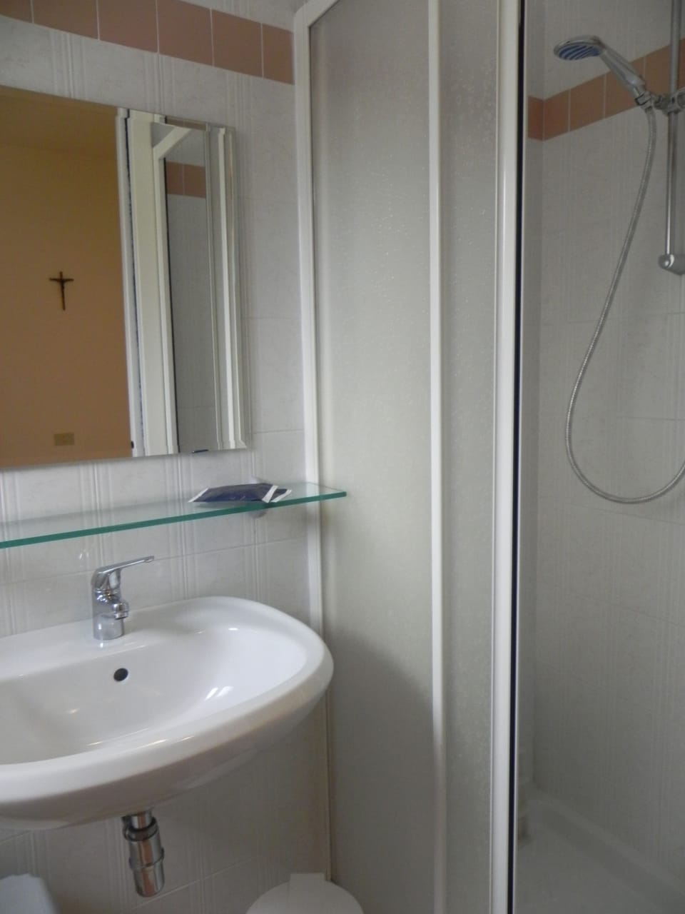 Shower, towels