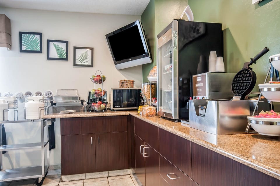 Free continental breakfast