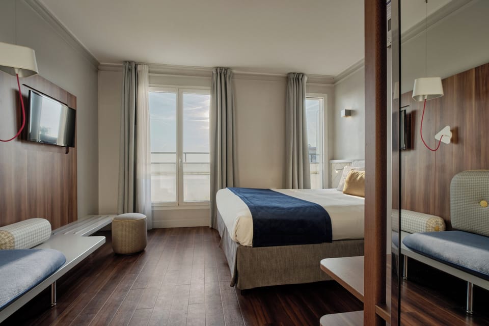 Room Double or Twin Classic View Tour Eiffel | Desk, blackout drapes, soundproofing, iron/ironing board