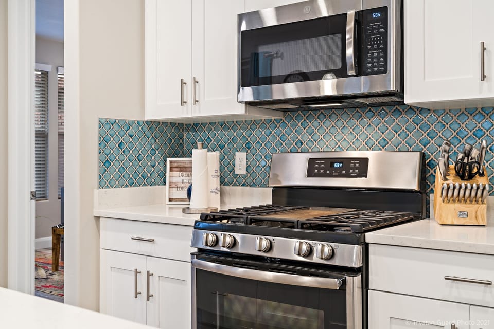 House, 5 Bedrooms | Private kitchen | Fridge, oven, coffee/tea maker, toaster