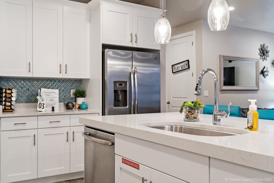 House, 5 Bedrooms | Private kitchen | Fridge, oven, coffee/tea maker, toaster