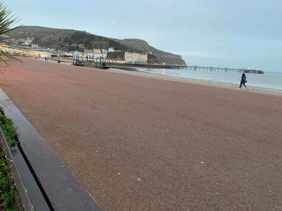 Iris Hotel Bed and Breakfast in Llandudno