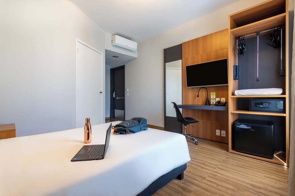 Standard Room, 1 Double Bed, Accessible | Minibar, in-room safe, desk, laptop workspace