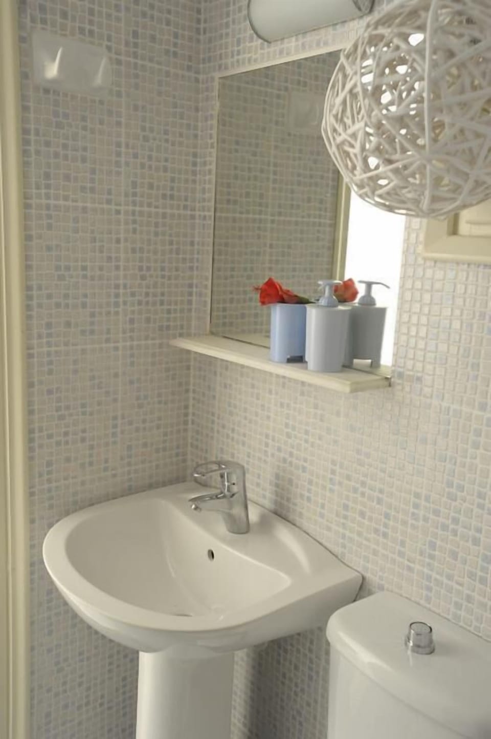 Bathroom sink