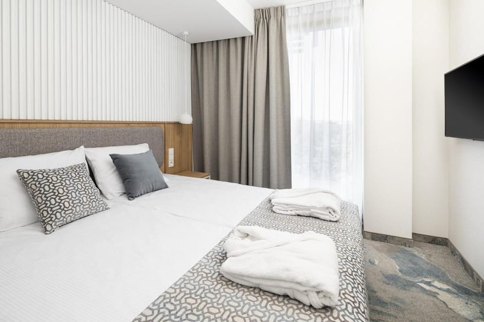 In-room safe, desk, iron/ironing board, free WiFi